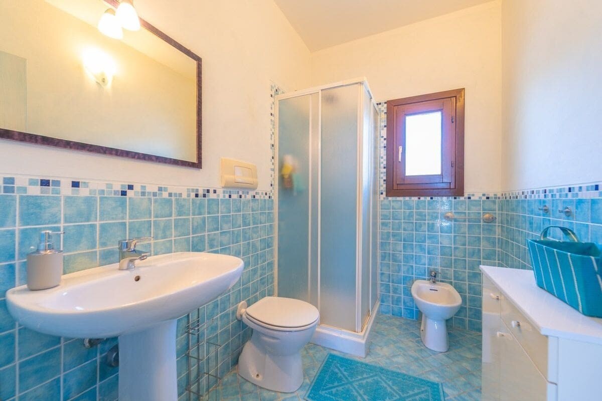 Dvojpodlažný 4-izbový apartmán len pár minút od pláží, Sardínia — foto 9