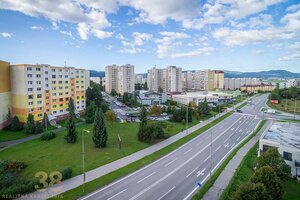 Priestranný 4-izbový byt v obľúbenej lokalite Poprad - Dlhé Hony — foto 18
