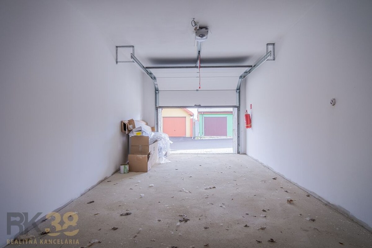 4-izbový byt s garážou, terasou a vlastnou záhradou, Stará Lesná — foto 6