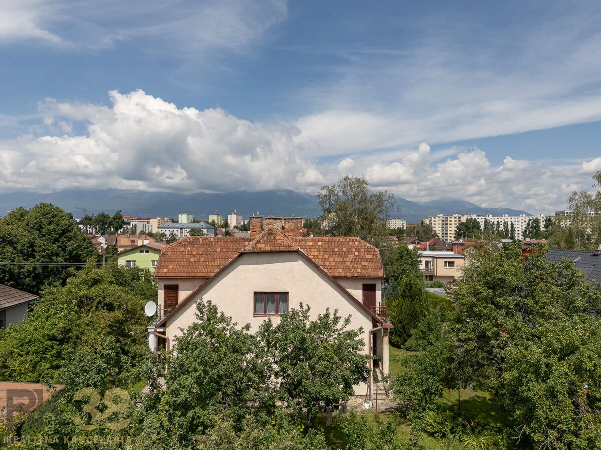 Rodinné bývanie s veľkým pozemkom a potenciálom ďalšej výstavby — foto 15