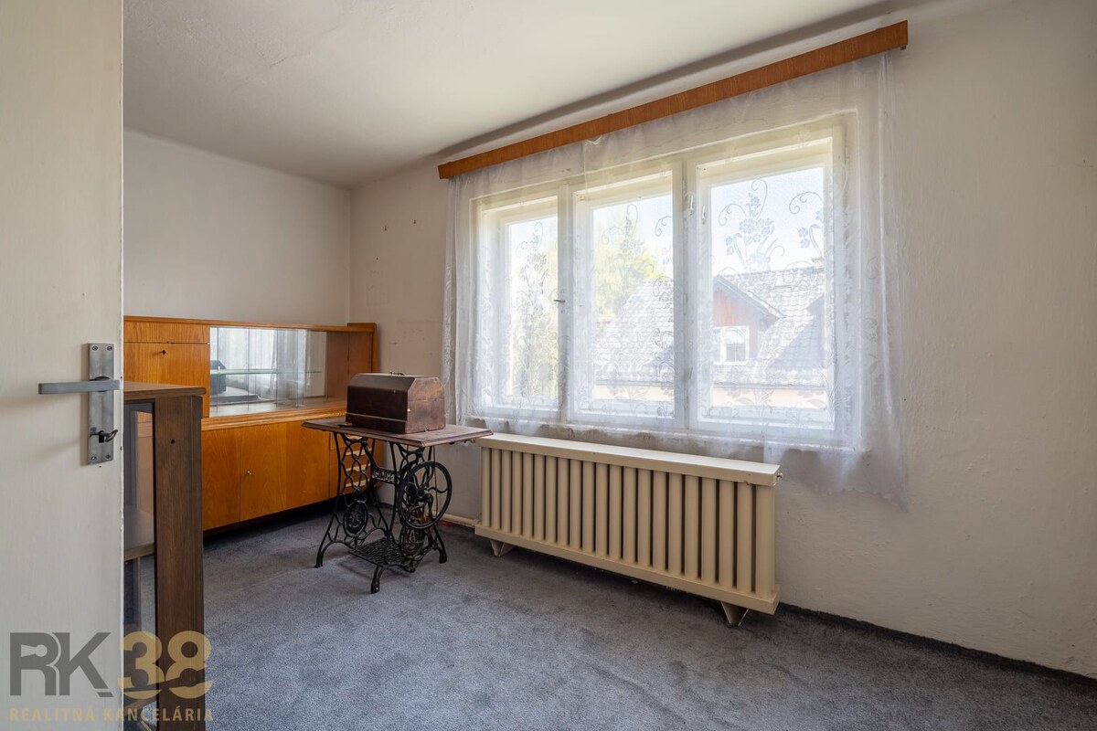 Rodinné bývanie s veľkým pozemkom a potenciálom ďalšej výstavby — foto 8