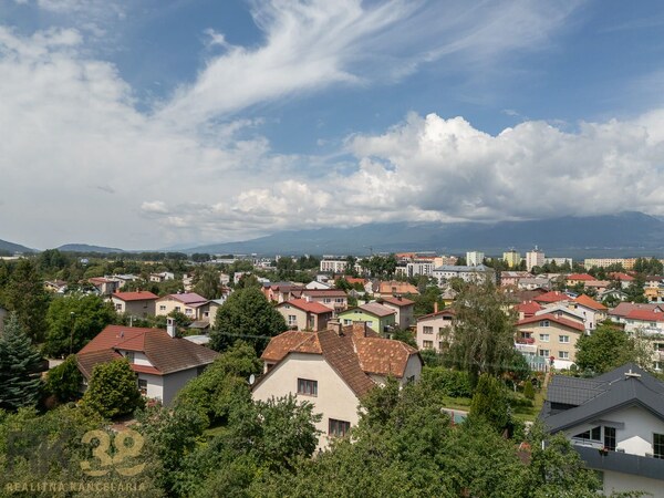 Rodinné bývanie s veľkým pozemkom a potenciálom ďalšej výstavby