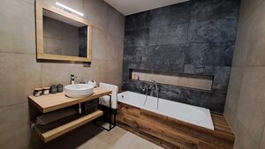 Lukratívny a priestranný 2-izbový apartmán v Mlynici na prenájom — foto 10