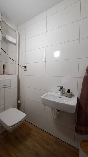 Lukratívny a priestranný 2-izbový apartmán v Mlynici na prenájom — foto 11