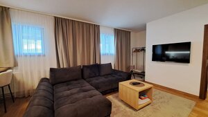 Lukratívny a priestranný 2-izbový apartmán v Mlynici na prenájom — foto 7