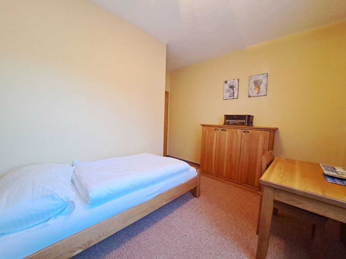 Priestranný apartmán v Starej Lesnej na prenájom — foto 11