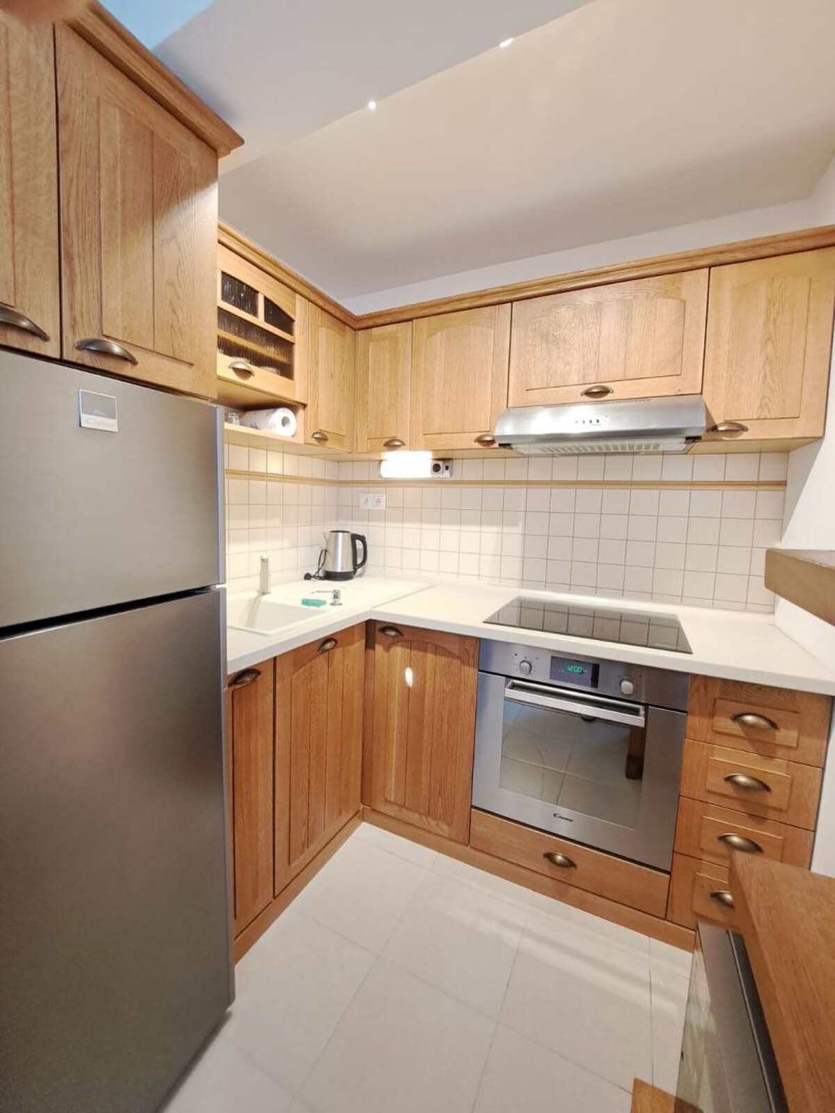 Priestranný apartmán v Starej Lesnej na prenájom — foto 5