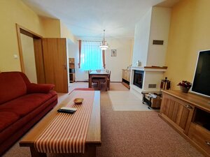 Priestranný apartmán v Starej Lesnej na prenájom — foto 1