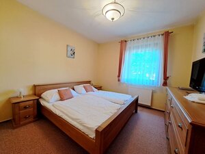 Priestranný apartmán v Starej Lesnej na prenájom — foto 8