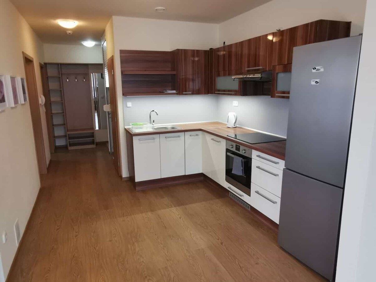 Veľmi pekný 2-izbový byt s terasou v širšom centre Popradu na prenájom — foto 9