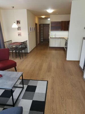 Veľmi pekný 2-izbový byt s terasou v širšom centre Popradu na prenájom — foto 3