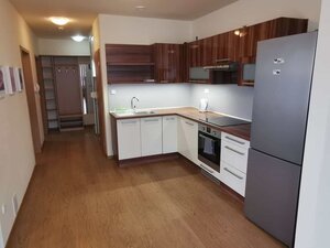 Veľmi pekný 2-izbový byt s terasou v širšom centre Popradu na prenájom — foto 9