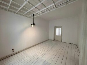 Administratívne a obchodné priestory v budove na námestí v Poprade — foto 3