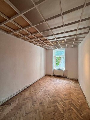 Administratívne a obchodné priestory v budove na námestí v Poprade — foto 4