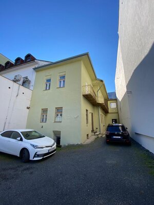 Administratívne a obchodné priestory v budove na námestí v Poprade — foto 6