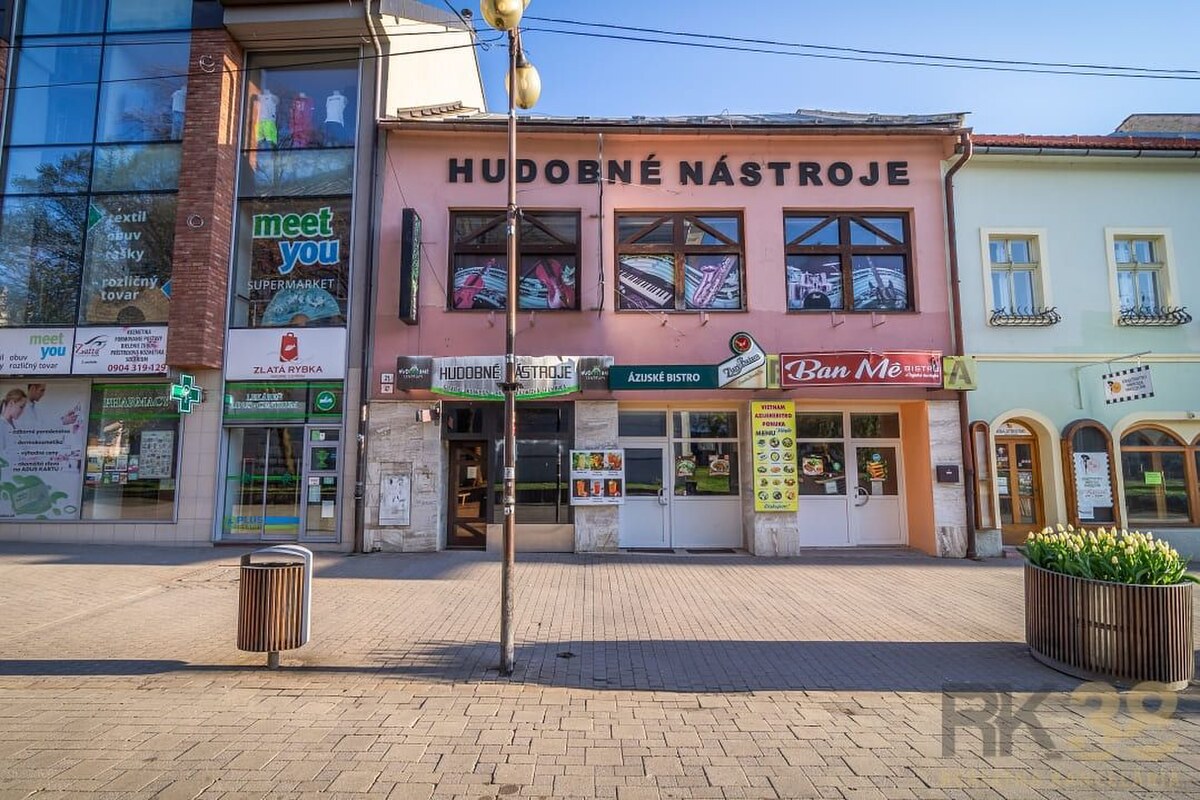 Exkluzívne: Komerčná budova priamo na Námestí sv. Egídia — foto 3