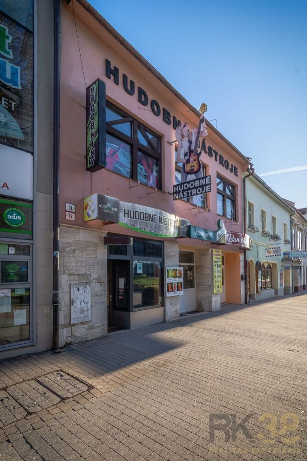 Exkluzívne: Komerčná budova priamo na Námestí sv. Egídia — foto 4