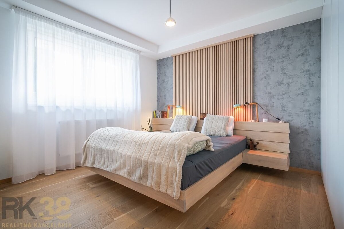 Nadčasový 5-izbový rodinný dom vo Veľkom Slavkove — foto 15