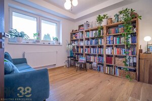 Nadčasový 5-izbový rodinný dom vo Veľkom Slavkove — foto 13