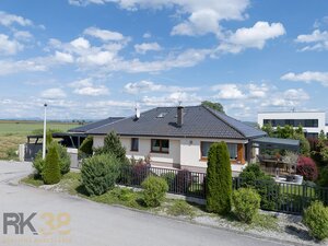 Nadčasový 5-izbový rodinný dom vo Veľkom Slavkove — foto 3