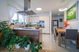 Nadčasový 5-izbový rodinný dom vo Veľkom Slavkove — foto 9