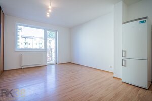 PREDAJ: 2-izbový byt s balkónom v novšej tehlovej bytovke — foto 2