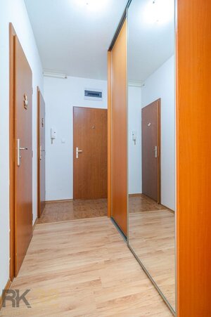 PREDAJ: 2-izbový byt s balkónom v novšej tehlovej bytovke — foto 6