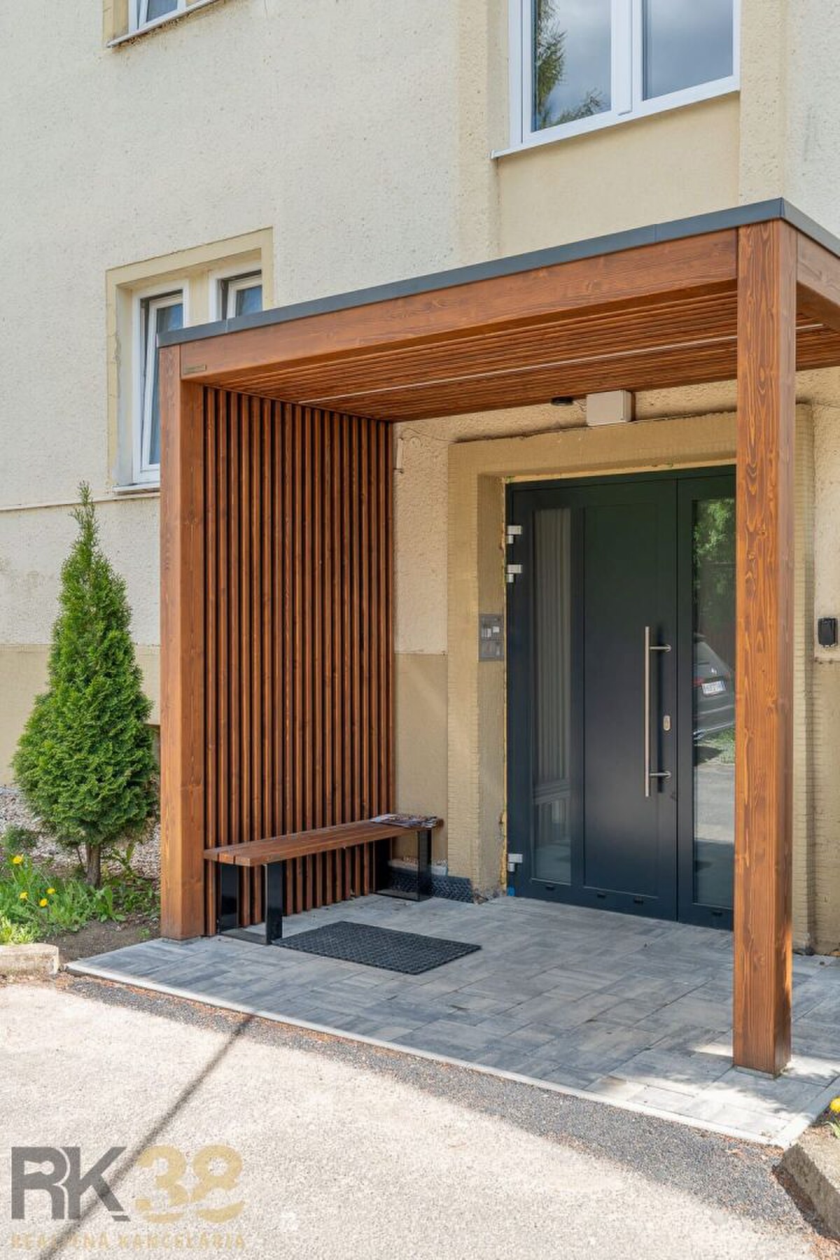 Exkluzívny 3-izbový podkrovný byt s krbom a balkónom — foto 20