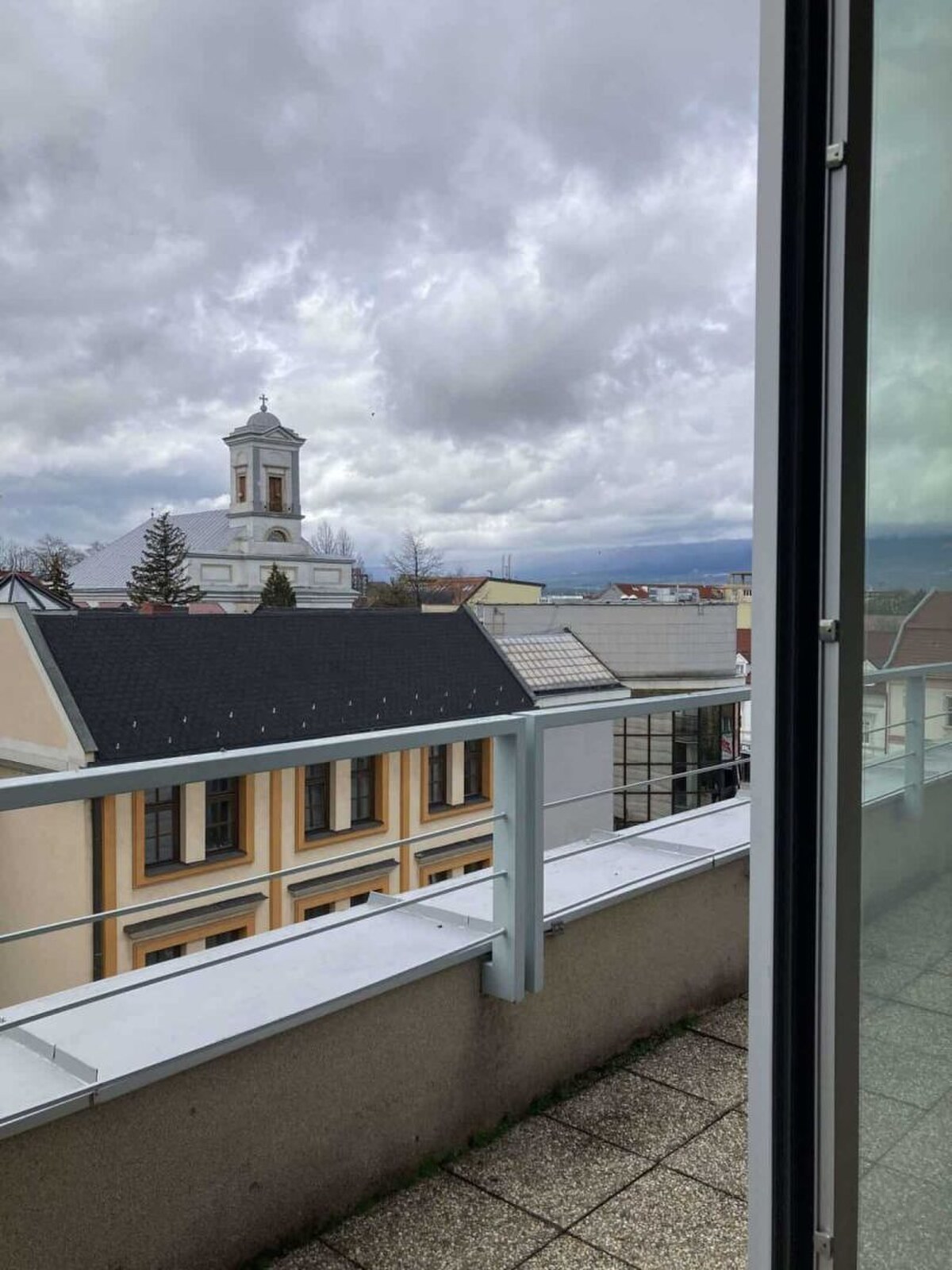 Prenájom kancelárie na námestí v Poprade — foto 11