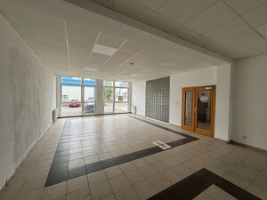 Obchodný/kancelársky priestor na prenájom Poprad, Hraničná ulica — foto 1