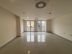 Na prenájom obchodný priestor s výkladom v centre mesta Poprad — foto 5