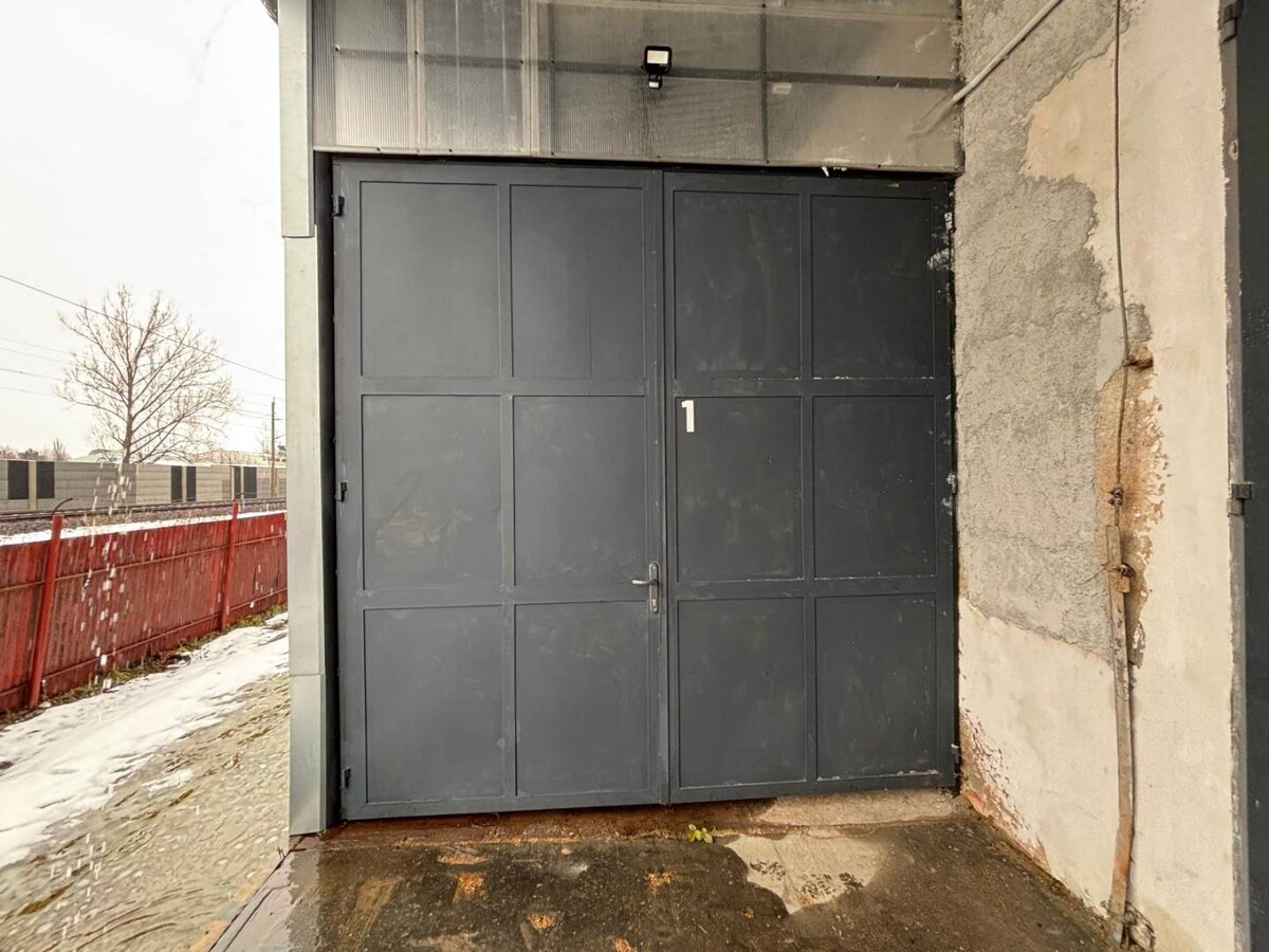 Prenájom nových kancelárskych priestorov a skladov na Teplickej ulici — foto 14