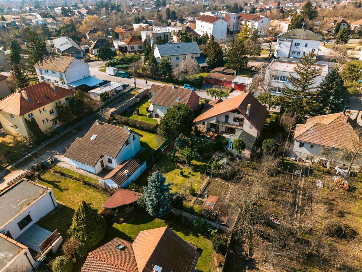 Nadštandardný rodinný dom v centre Bernolákova — foto 4