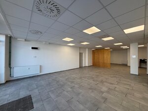 PRENÁJOM – Zrekonštruované obchodné/administratívne priestory — foto 3