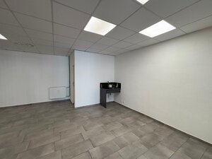 PRENÁJOM – Zrekonštruované obchodné/administratívne priestory — foto 5