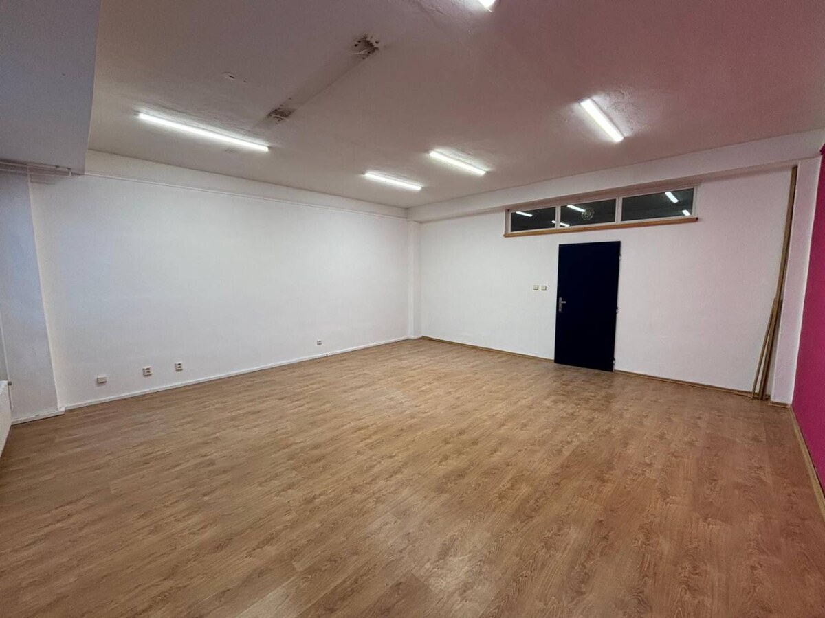 Na prenájom administratívne priestory v Poprade   za OC výkrik — foto 2