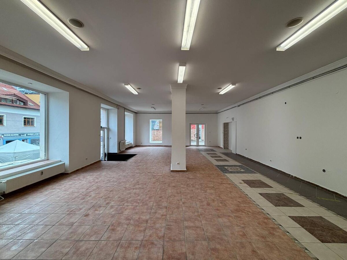 Ponúkame na prenájom obchodný priestor v centre Poprade — foto 4