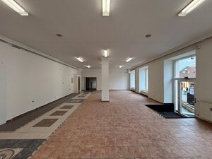 Ponúkame na prenájom obchodný priestor v centre Poprade — foto 3