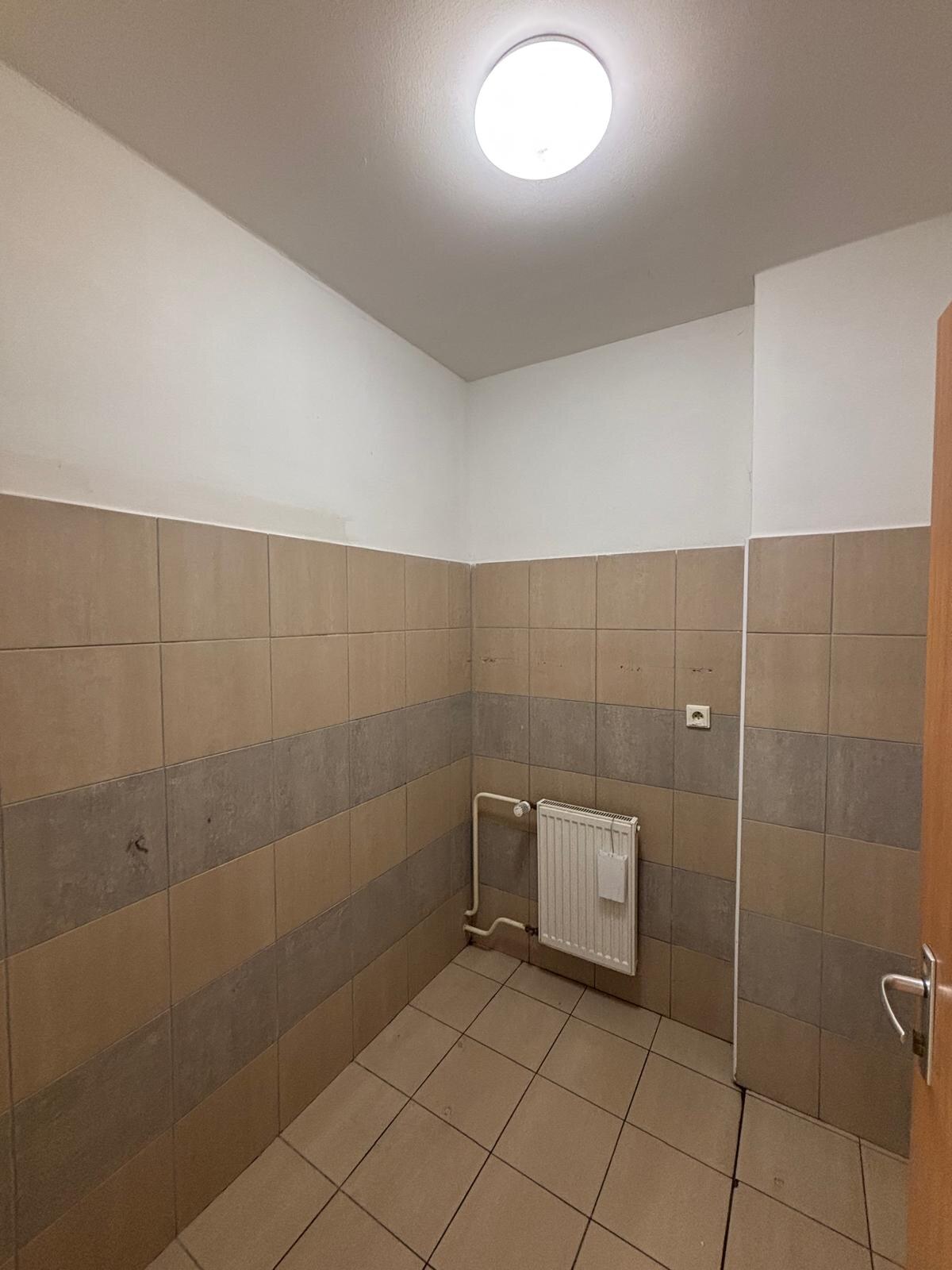Prenájom obchodného priestoru v OD Prior v širšom centre Popradu — foto 11