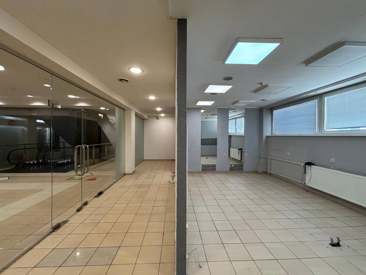 Prenájom obchodného priestoru v OD Prior v širšom centre Popradu — foto 2