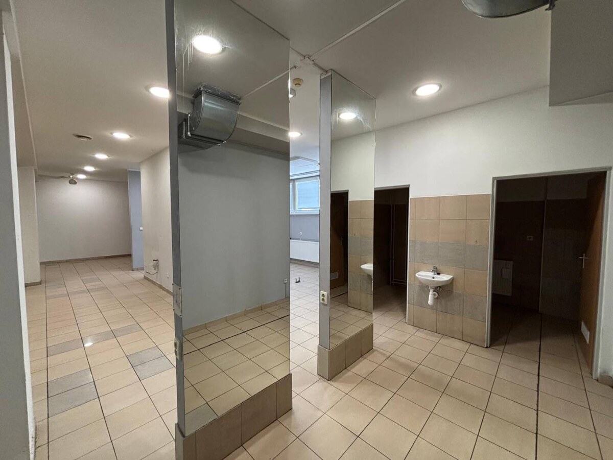 Prenájom obchodného priestoru v OD Prior v širšom centre Popradu — foto 7