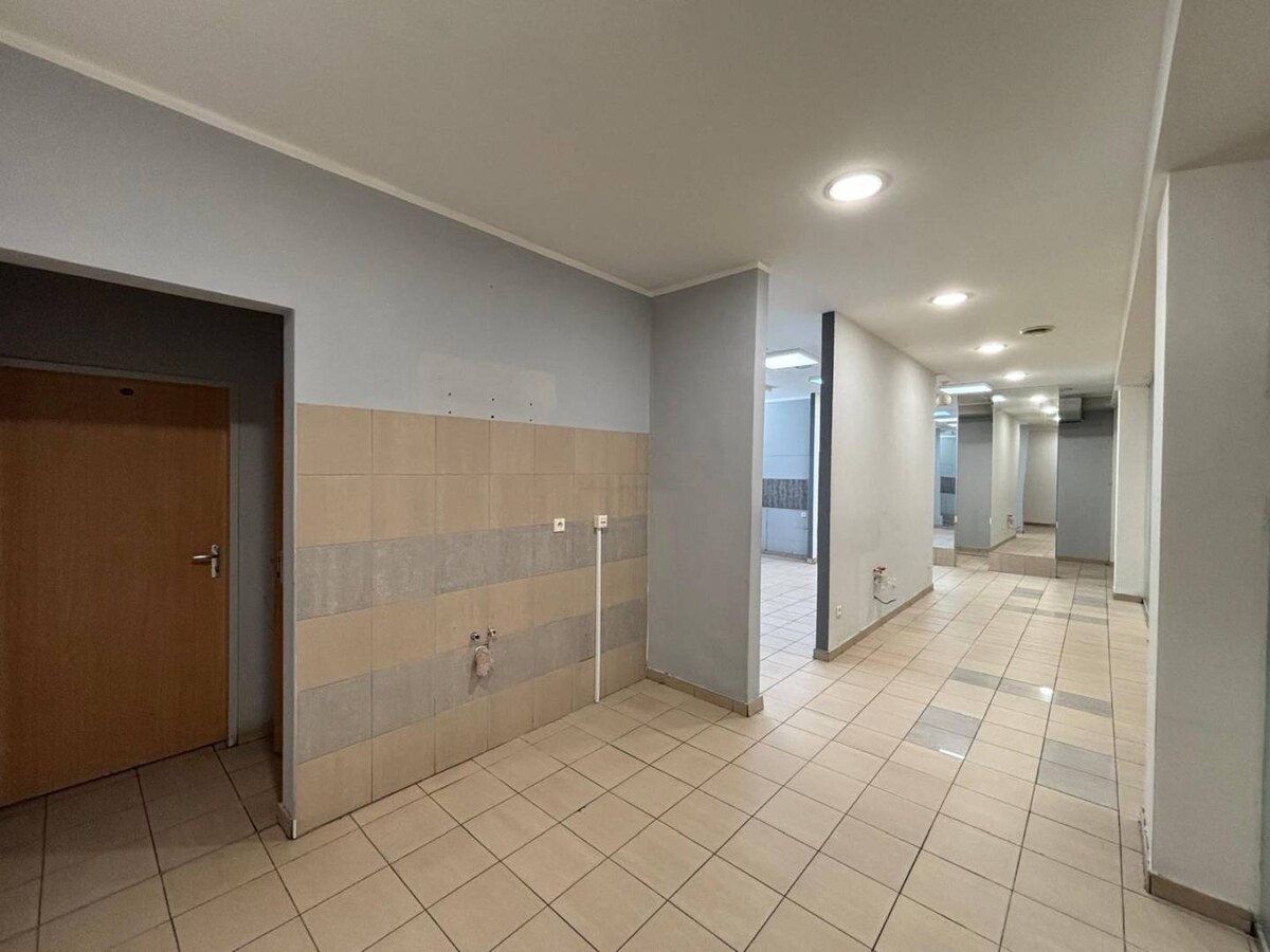 Prenájom obchodného priestoru v OD Prior v širšom centre Popradu — foto 8