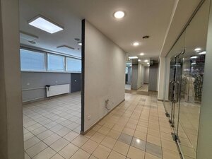 Prenájom obchodného priestoru v OD Prior v širšom centre Popradu — foto 3