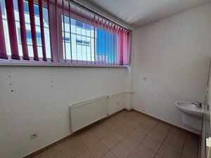 Prenájom obchodného priestoru v OD Prior v širšom centre Popradu — foto 9