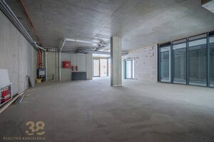 Exkluzívne – Na prenájom obchodné priestory vo Svite, Baťove rezidenci — foto 11
