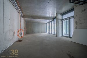 Exkluzívne – Na prenájom obchodné priestory vo Svite, Baťove rezidenci — foto 13