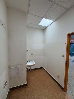 Na prenájom viacúčelové priestory v centre mesta Poprad — foto 17