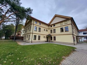 Prenájom komerčných priestorov vo výbornej lokalite v Poprade — foto 1