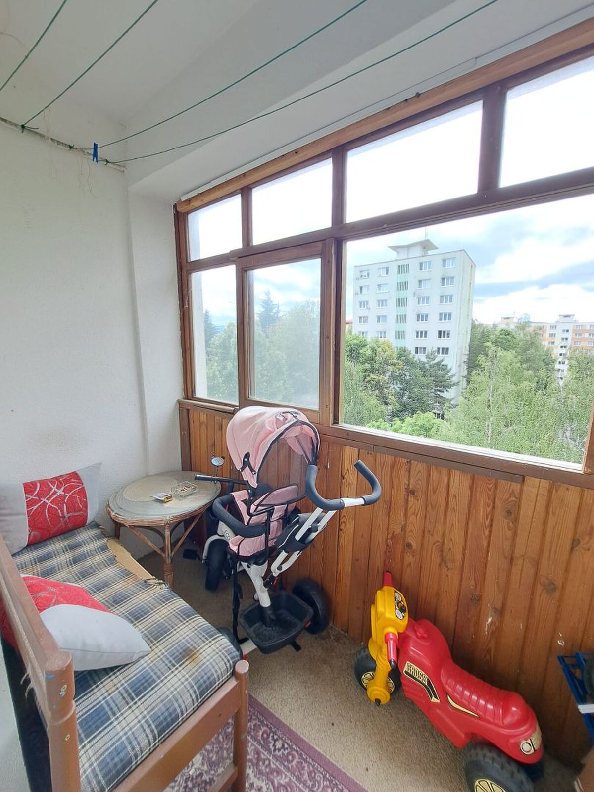 Priestranný 3-izbový byt s dvoma balkónmi na prenájom — foto 13