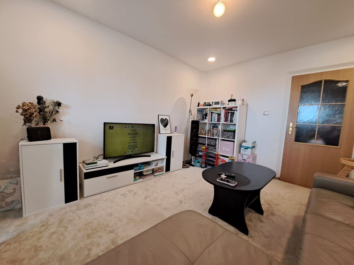 Priestranný 3-izbový byt s dvoma balkónmi na prenájom — foto 2